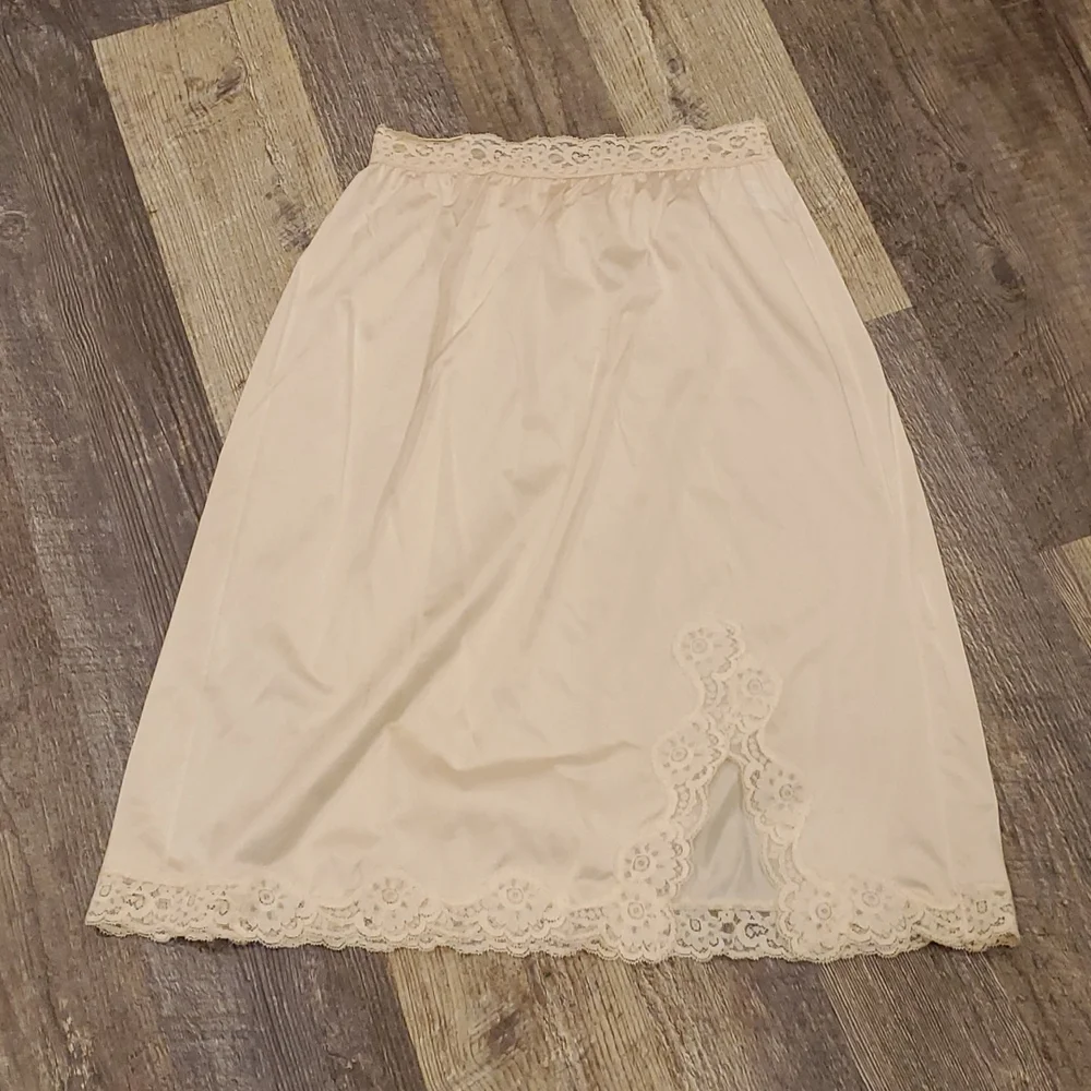 Vintage Vassarette Lace Elastic Waist Nylon Half Slip Size M